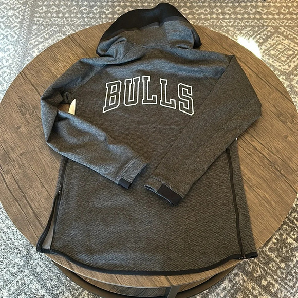 NIKE NBA Chicago Bulls Therma Flex Dri-Fit Gray Hoodie Size Medium - Picture 8 of 10
